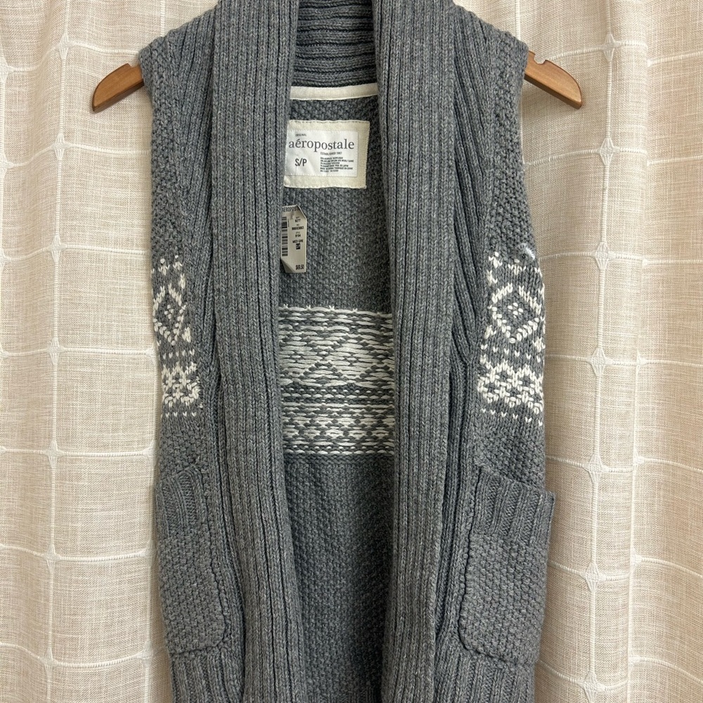 NWT Aeropostale Gray Cardigan Sweater Vest S
